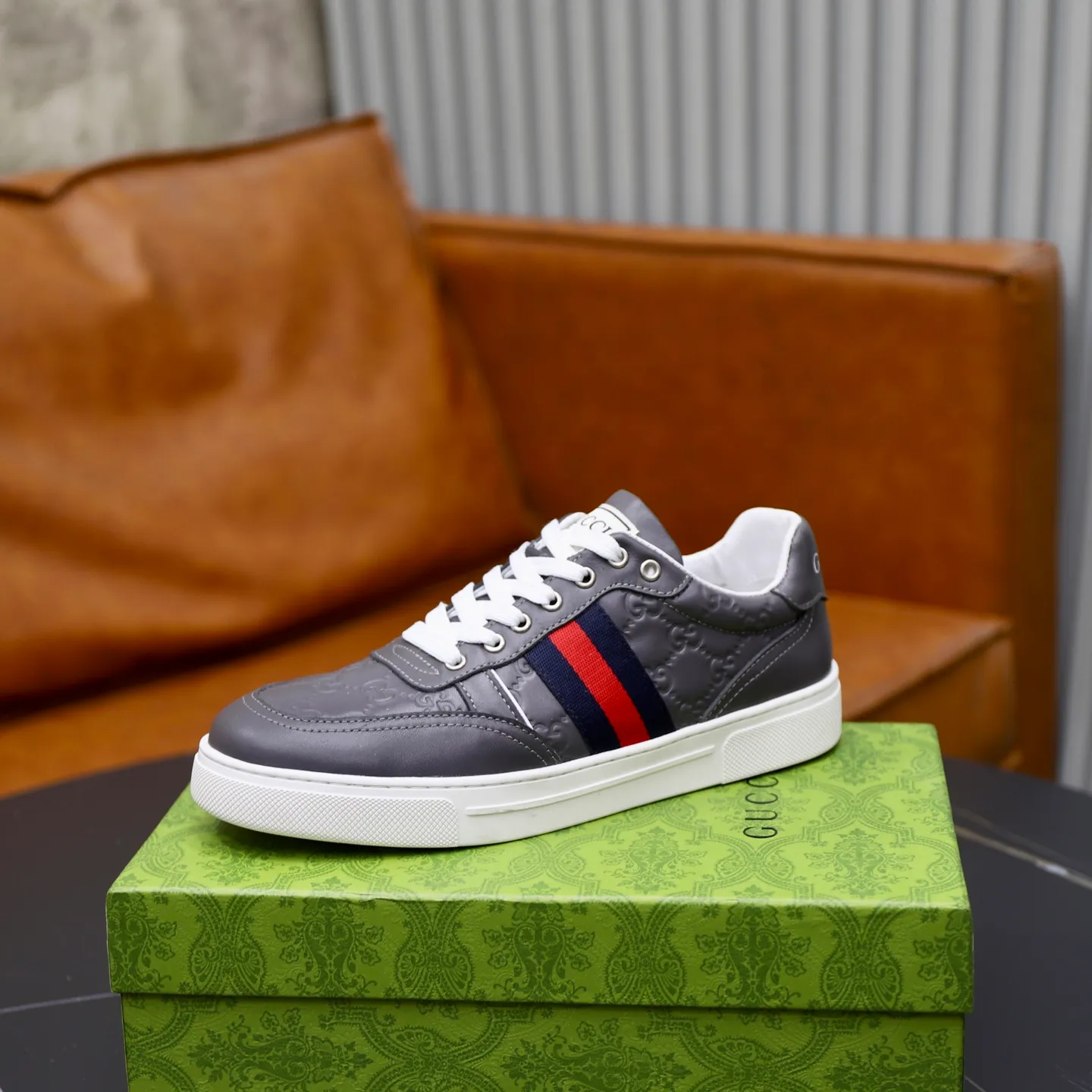 Ex-factory price: 440💰🙅‍♂️🙅‍♂️🙅‍♂️ Brand: GUCCI Standard code: 38-44 (45 customized) Grade: Same as the official website Material: Original leather splicing Comfortable and breathable sheepskin lining Original wear-resistant outsole Style category: Men's fashionable casual shoes Running sneakers Distinguished luxury brand elements Top luxury Color: actual picture color